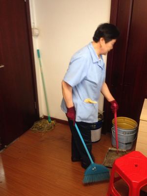 保潔阿姨請假被拒 無奈辭職回家